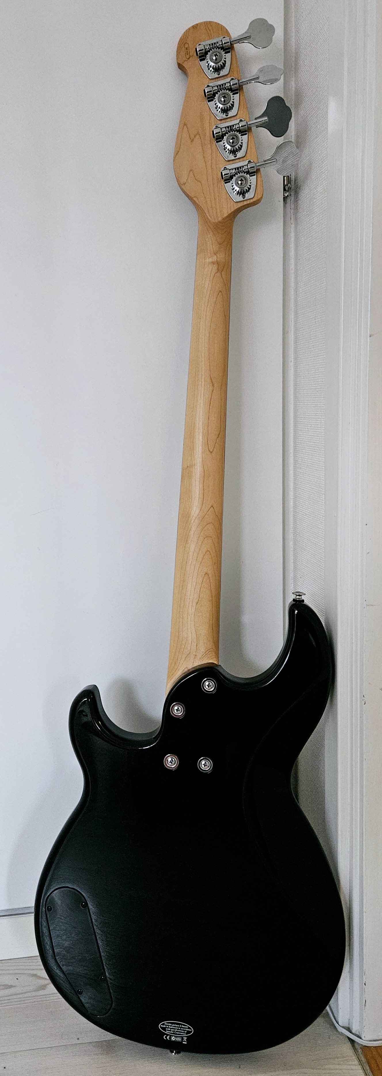 Yamaha BB414 svart_2.jpg
